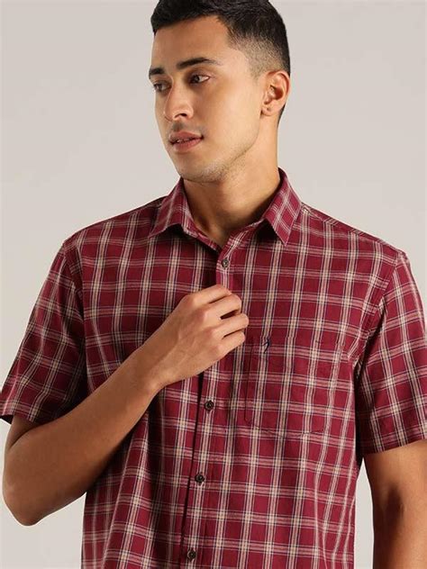 Buy Men Checked Half Sleeve Cotton Shirt Online | Indian Terrain