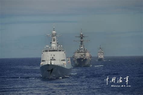 高清：中国海军“中华神盾”舰与美新军舰联合训练【2】--军事--人民网