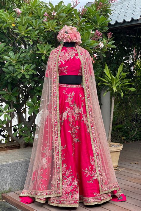 Sabyasachi – Kuro Clothing India