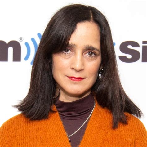 9 Female Singers in Spanish to Play on Repeat | Spanish with Dominique