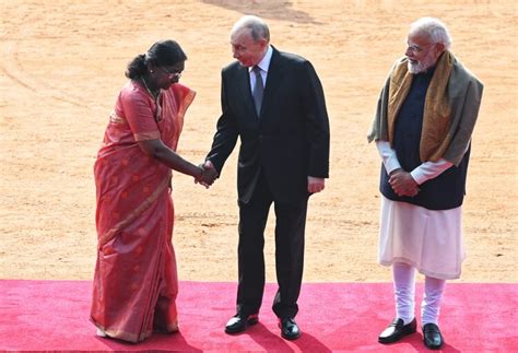 Handshake, hugs, carpool: Pictures capture PM Modi-Putin bonhomie in ...