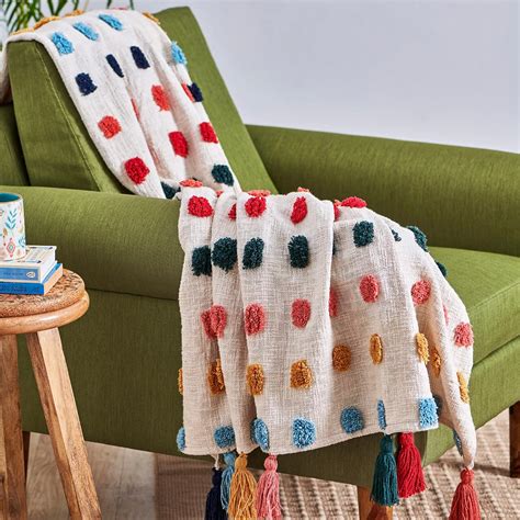 Chumbak Rainbow Tassel Throw- Ivory : Amazon.in: Home & Kitchen
