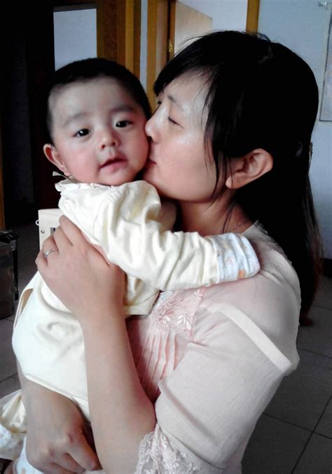 许昌：拍摄拥抱母亲画面 记录“母亲节愿望”---中国文明网