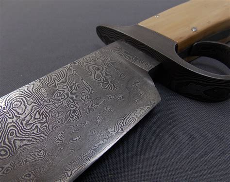 What Makes The 600-Layer Damascus Steel Knife So Special?