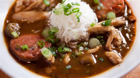 What's the difference between Creole and Cajun food?