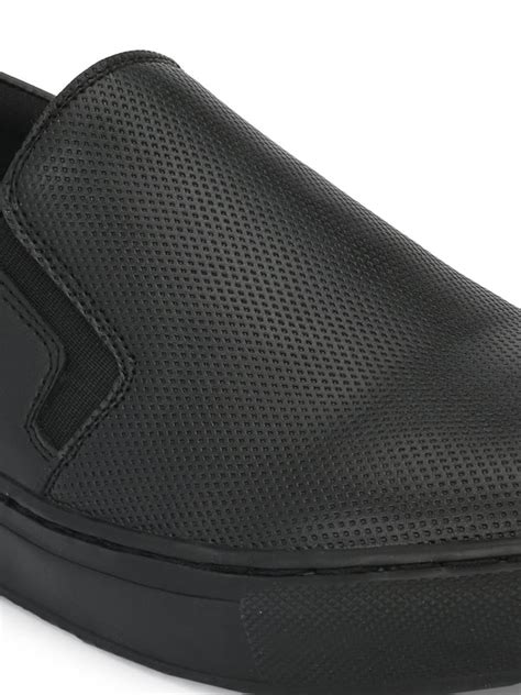 Men Casuals – Delize