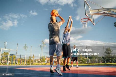 Playing Basketball 的图像结果