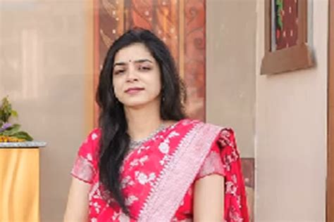 Indore Suicide News: सॉफ्टवेयर इंजीनियर महिला ने बिल्डिंग के छठे माले ...