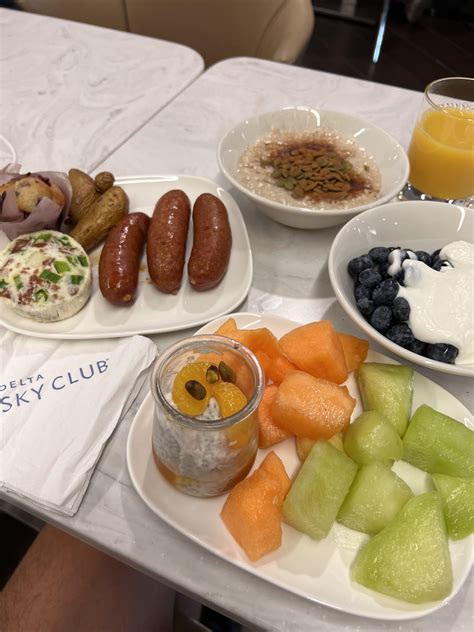 Delta Sky Club at JFK Terminal 4 Breakfast was 10/10 : r/delta