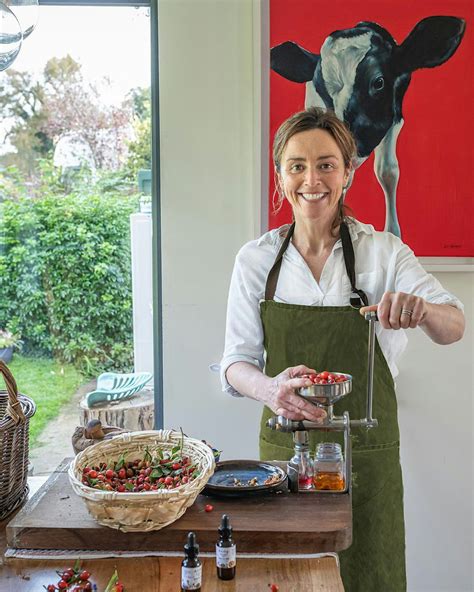 Foraging, Wild Foods and Herbal Extraction Workshop, Lough Gur Visitor ...