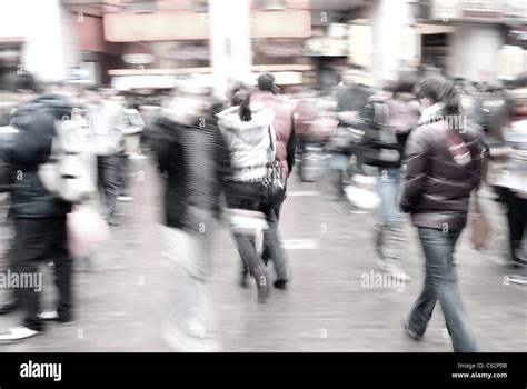 Business People Walking On Wall Street 的图像结果