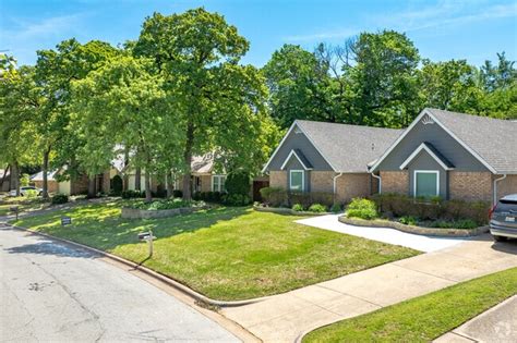 Grapevine, TX City Guide | About Living in Grapevine - Homes.com