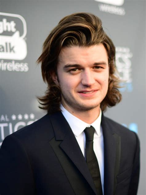 Joe Keery Height, Weight, Age, Affairs, Biography - Lyrics Trak