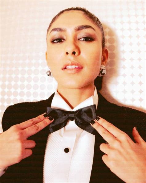Filmfare Awards 2022: Mrunal Thakur Looks Every Inch Of A Boss Lady In ...