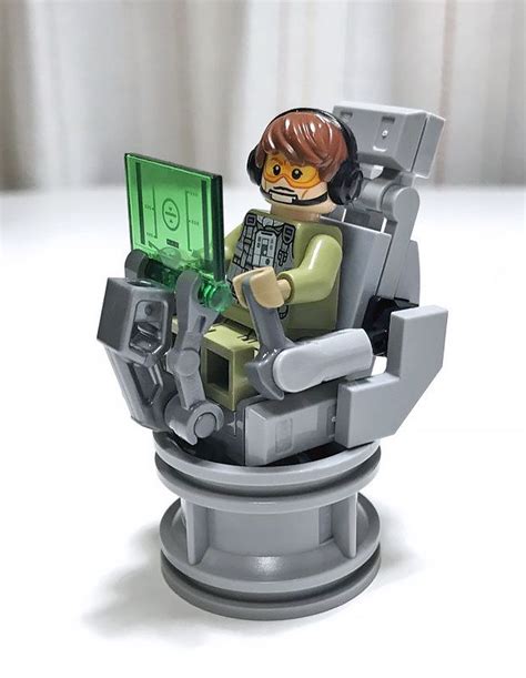 How to Make a Mini LEGO Cube Bot Tutorial 的图像结果