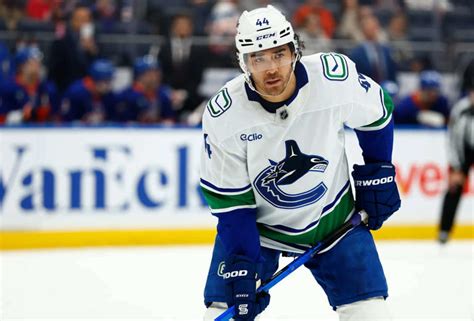 NHL trade rumor: Boston Bruins in pre-deadline trade discussion with ...