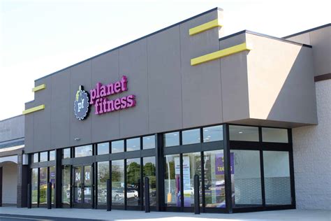 Does Planet Fitness Have Personal Trainers? (Try THIS Instead ...