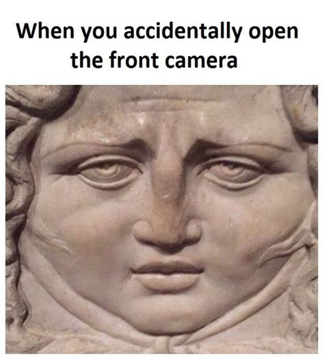 Front Camera Meme 的图像结果