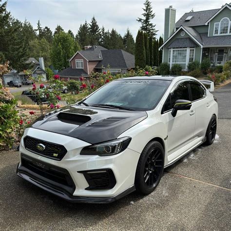 Finally got my Carbon Fiber hood on. : r/WRX