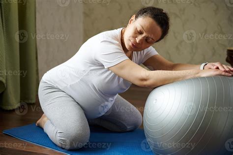Yoga Ball Exercises To Engage Baby at Alan Fortune blog
