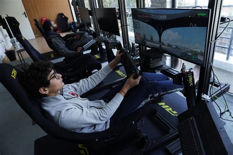 Sim Racing Lounge & Driving Studio in New Delhi,India ...