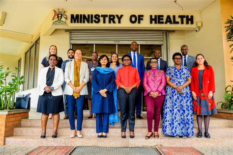 GAVI CEO Dr Sania Nishtar with Ministry of Health management and GAVI staff - Ministry of Health ...
