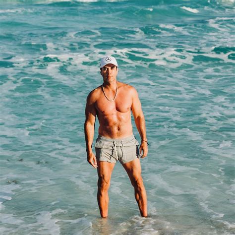 Top 10 Influencers Masculinos Destacados en OnlyFans - ColorMusic