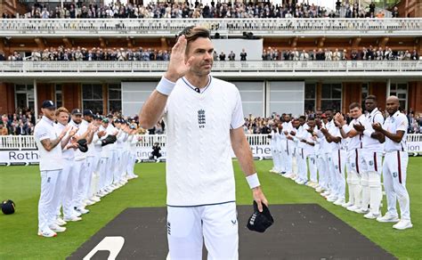 [Watch] James Anderson given guard of honor by both teams on Day 3 of ...
