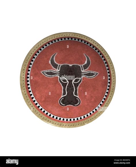 Ancient greek shield hi-res stock photography and images - Alamy