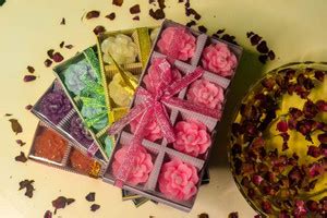 Paaroots Set of 8Pce Glitter Floating Flower Candle Wax Diya(Random ...