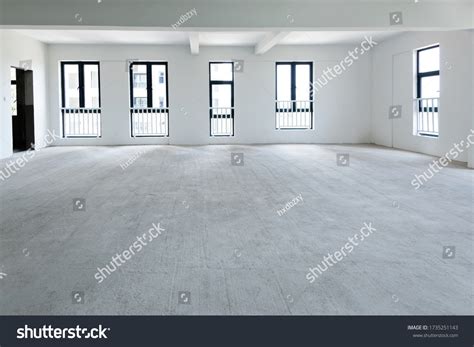 Empty Building Space 的图像结果
