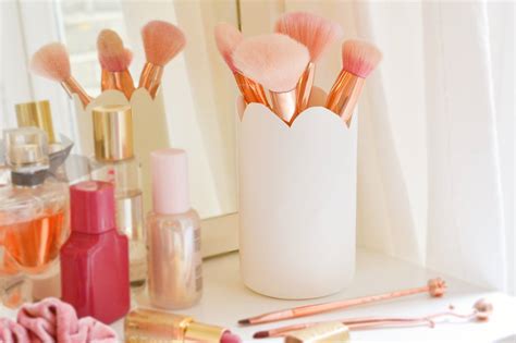 7 Cara Unik Daur Ulang Botol Shampoo Jadi Barang Bermanfaat ...