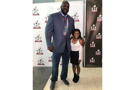 NBA Legend Shaquille O'Neal (7'1") and gymnast Simone Biles (4'8") : r ...