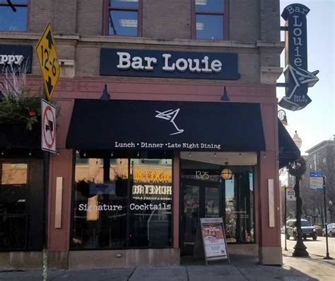 Bar Louie - University Village Chicago Happy Hour - HHRevolution