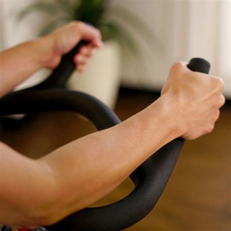 Proper Exercise Bike Form 的图像结果