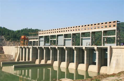 中国水利水电第一工程局有限公司 国际项目 老挝南欧江七级水电站尾水闸门成功下闸