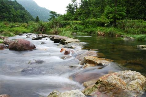 山中流水的小溪高清图片下载-正版图片300378318-摄图网