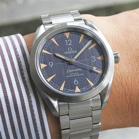 オメガ(OMEGA) シーマスター レイルマスター 40MM 220.10.40.20.01.001 | ハラダ | ブランド腕時計の正規販売 ...