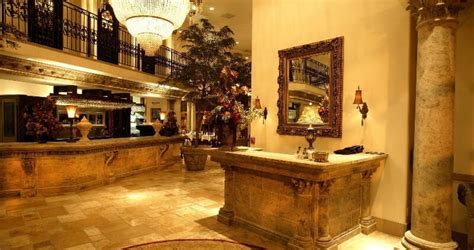 Restaurant Entrance 的图像结果