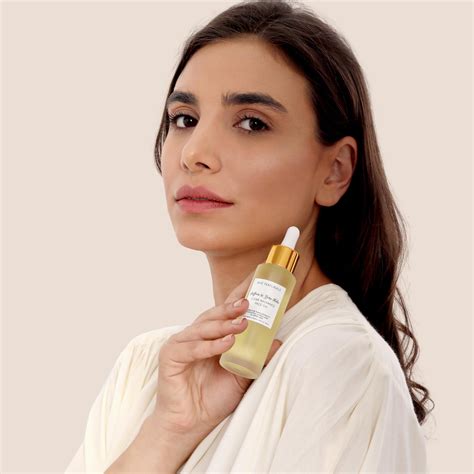 Clear Radiance Saffron & Gotu Kola Face Oil – Ahé Naturals