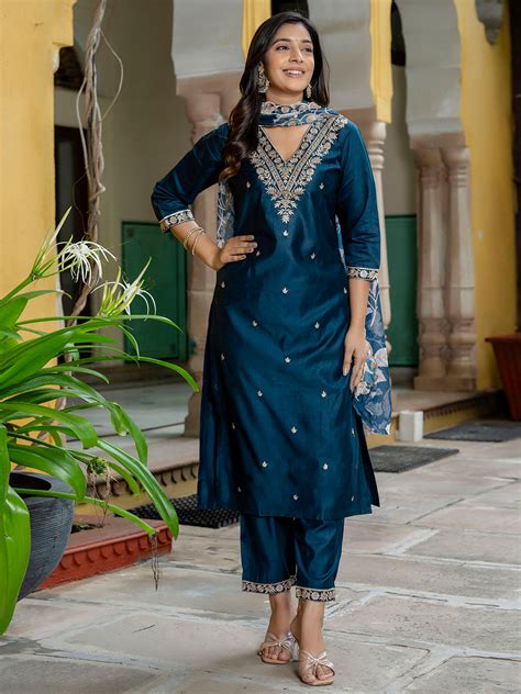 Ethnic Wear - Buy Indian Ethnic Wear for Women Online at Vredevogel ...