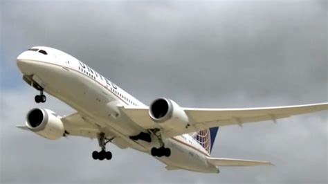 Watch CBS Evening News: United plane makes emergency landing in Houston ...