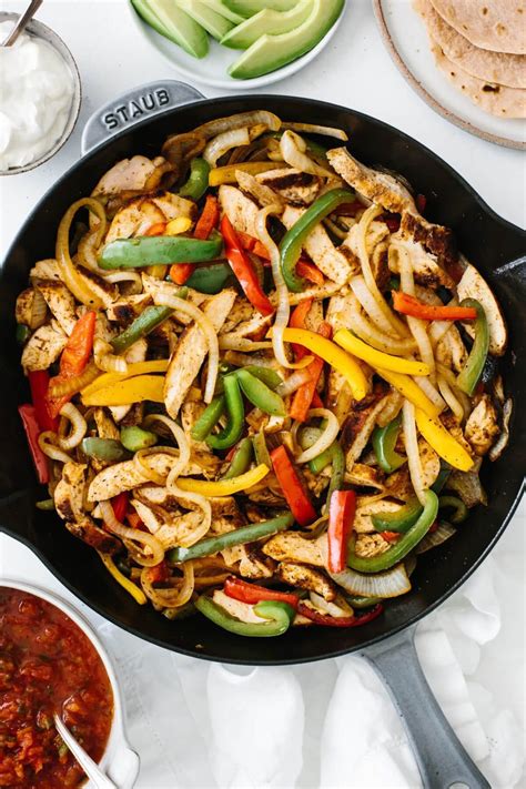 Flavorful Mexican Chicken Fajitas - Easy Recipe Chef