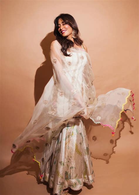 Chitrangda Singh Khel Ivory Gharara Set – Raji Ramniq