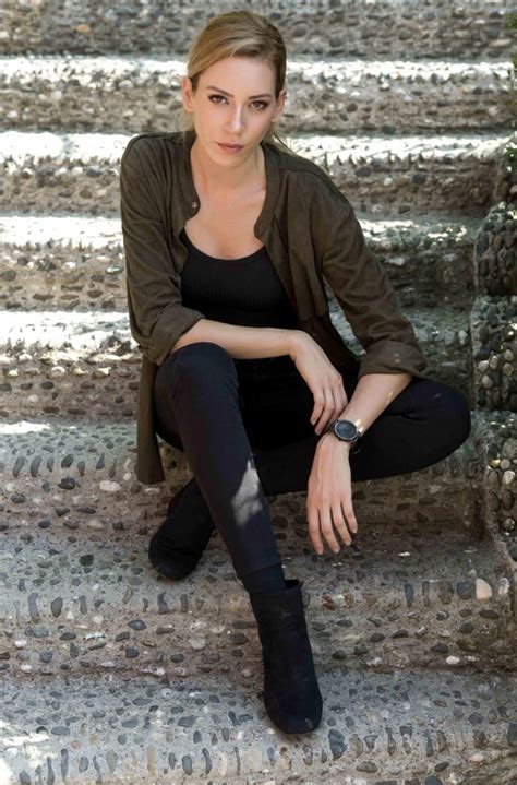 Deset najboljih izdanja Sinem Kobal (FOTO) - Najbolje Turske serije sa ...