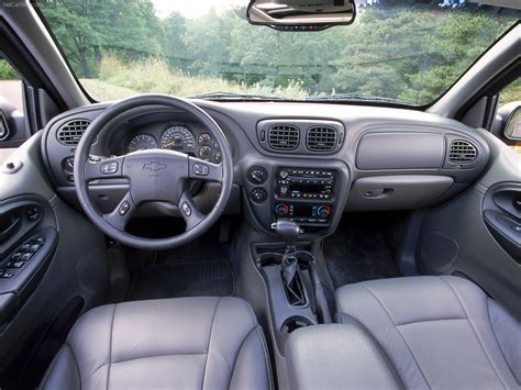 Chevrolet TrailBlazer (2002) - pictures, information & specs