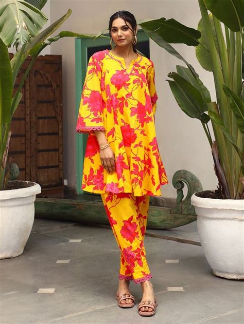 Buy Ivory Green Printed Cotton Kurta with Pants- Set of 2 | VJ194S24/02 ...