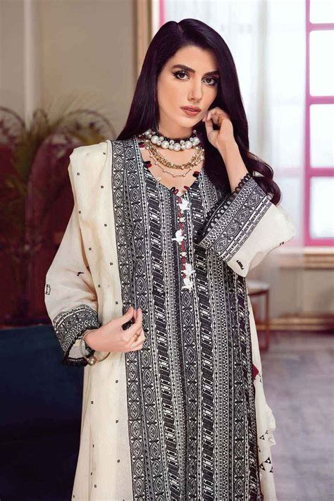 Gul Ahmed Summer 2022 · Premium Collection – 3PC Swiss Voile Embroider ...