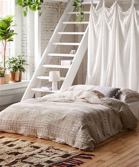 Mattress on floor ideas 13 ways to forgo a bed frame – Artofit