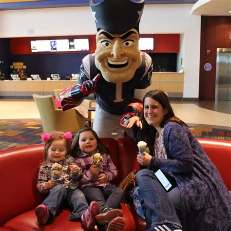 12 Fun Activities To Experience In Wrentham! | QuartzMountain